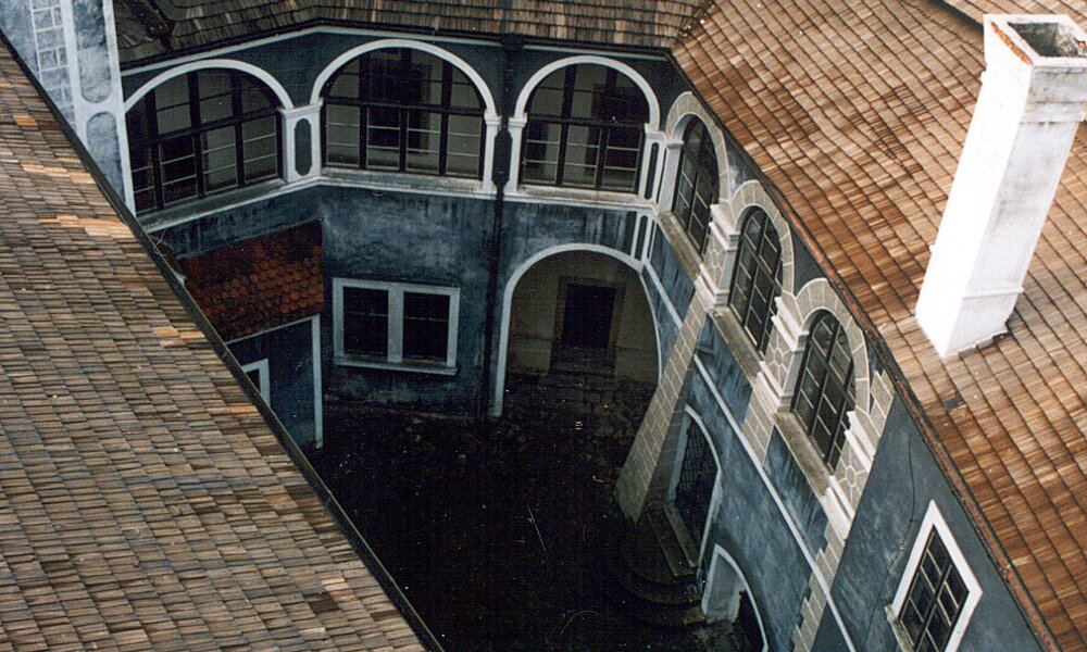 III. castle courtyard